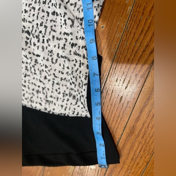 Calvin Klein Jeans Black and White Textured Blouse - Picture 6 of 11